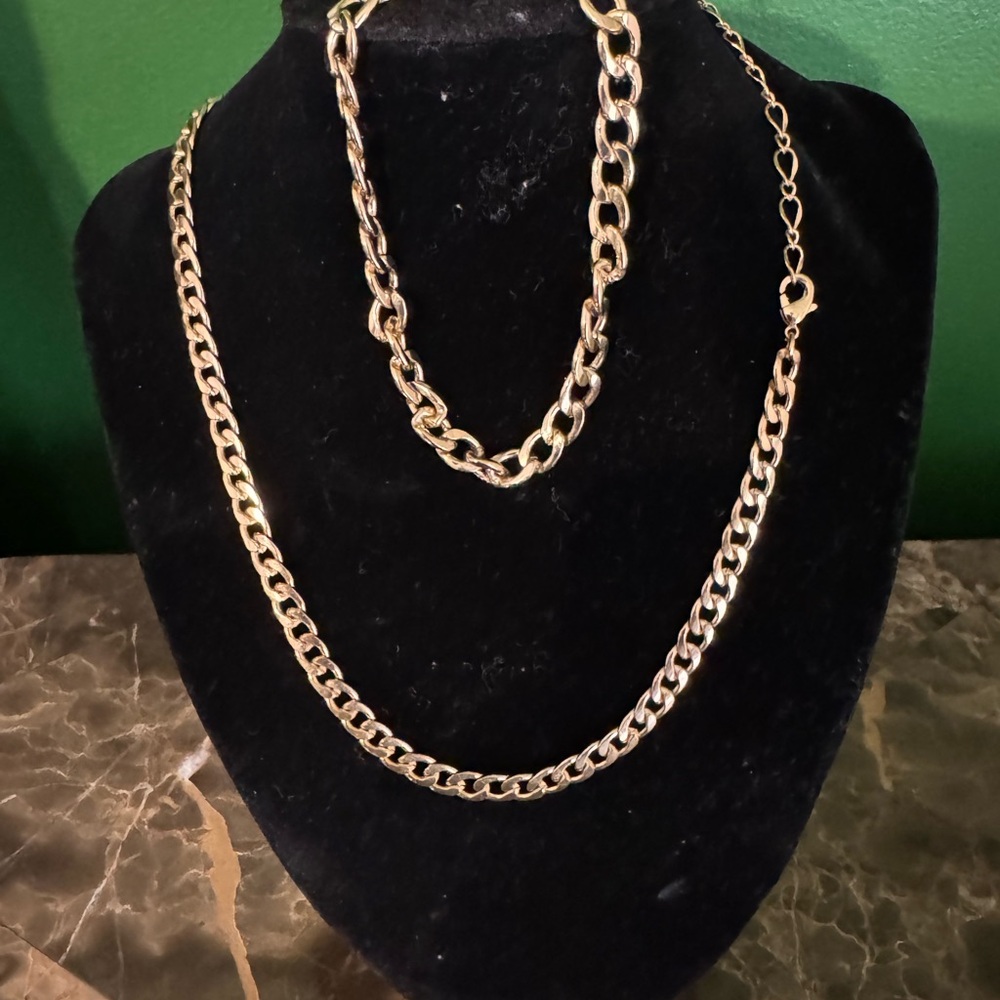 Elegant Gold tone Chain Monaco Necklace Set
